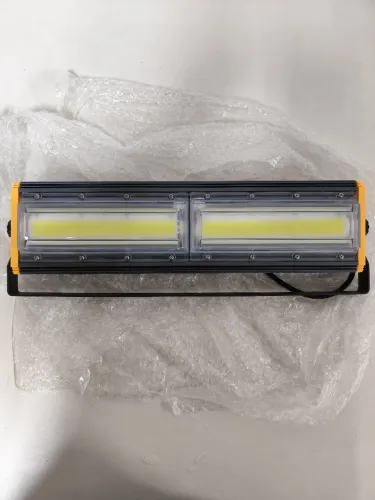 Refletor 200 ip68 não entra água 