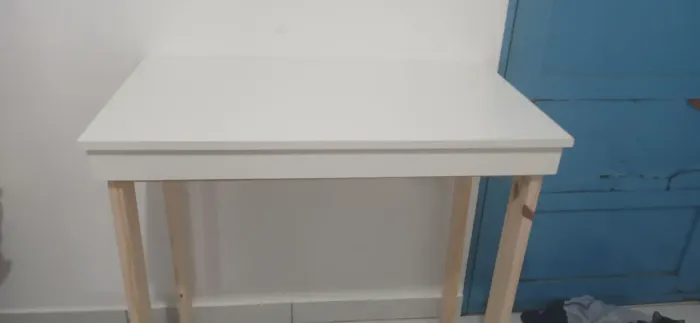 Mesa/escrivaninha 