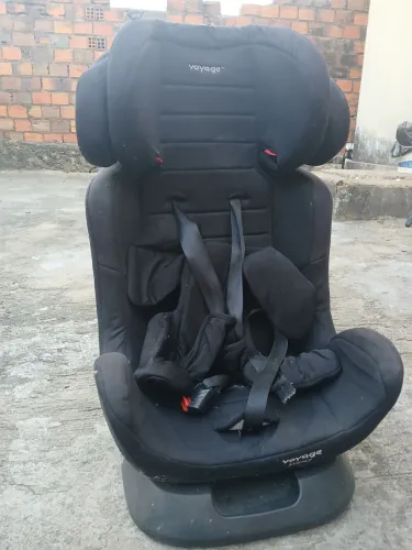 Vendo cadeira voyage auto para criança. De 0 a 36 kg. Usado em excelente estado.