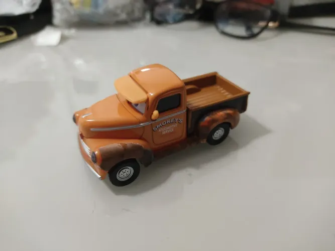 Carros Pixar Smokey Metal 8cm