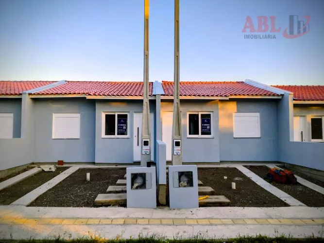 Casa à venda no bairro Parque dos Anjos - Gravataí/RS