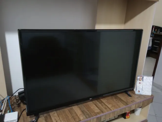 TV 43 polegadas LG (Leia o anúncio).