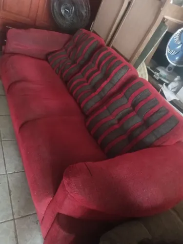 Vende sofá de dois três lugares