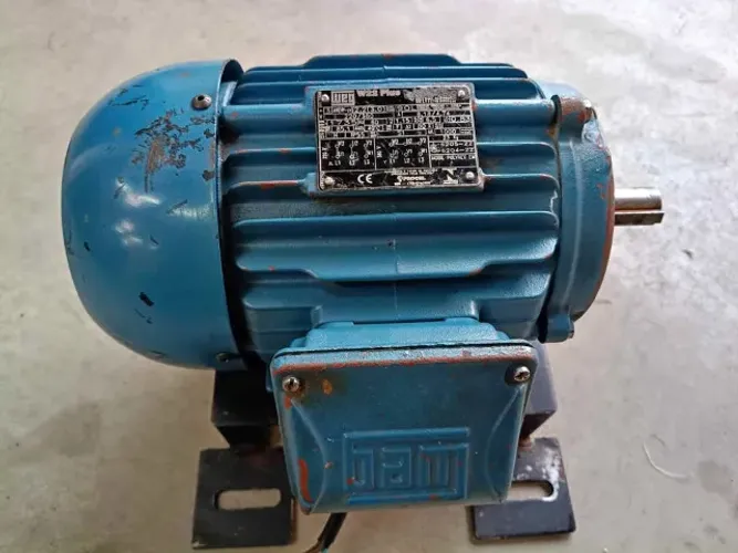 Motor WEG 3 CV Trifásico
