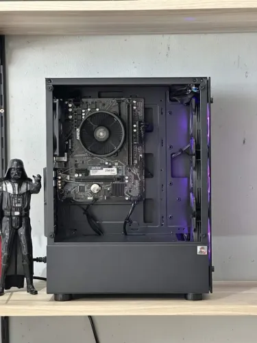 PC Gamer | Ryzen 3 3200G | Placa A520M | 16GB RAM DDR4 (2x8) | SSD 256GB NVMe - Loja FH