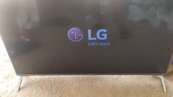 Tv LG 49 polegadas retirada de peças