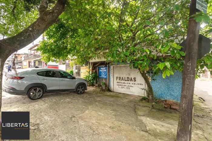 EXCELENTE IMÓVEL PARA FINS COMERCIAL