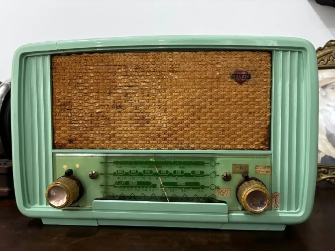 Rádio antigo valvulado