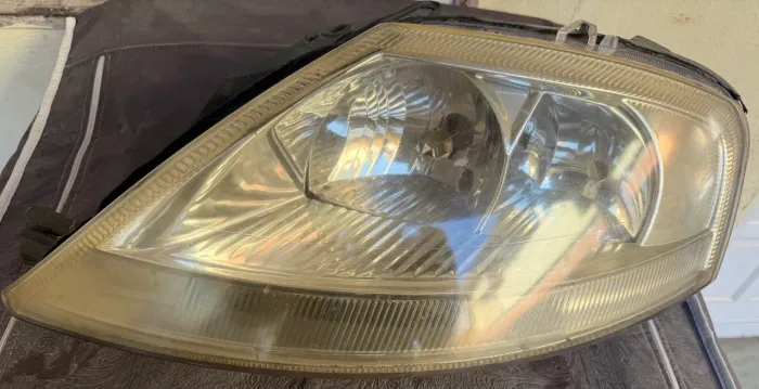 Par de  Farol Citroën C3 2010 Novo