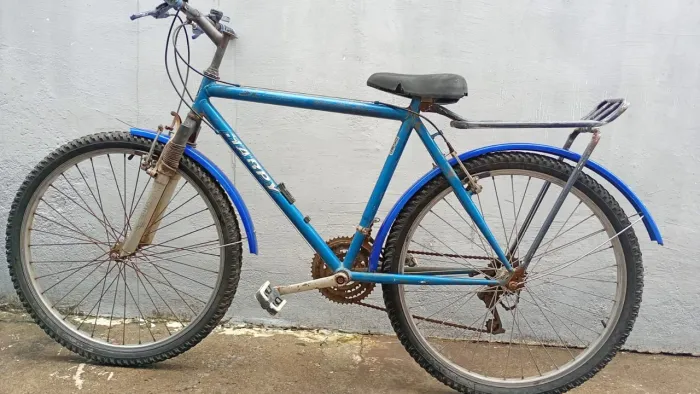 Bicicleta aro 26 com marcha.