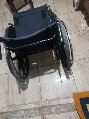 Cadeira toda em alumínio