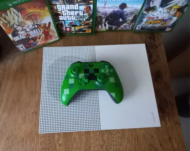 Xbox one S,500gb,com 1 controle e jogos