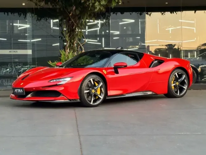 Ferrari SF 90 Stradale 4.0 V8 Bi-turbo (híbrido) 2021