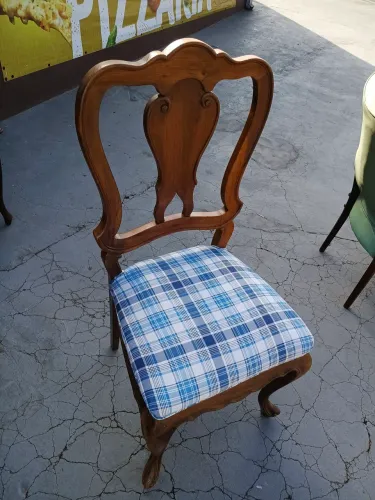 Cadeira antiga estofados novo