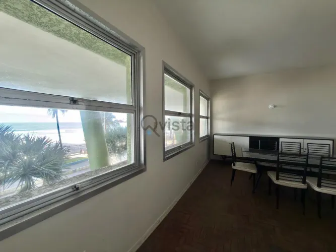Apartamento beira mar à venda na Pitangueiras no Guarujá | QVista Inteligência Imobiliária