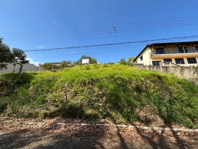 LOTE PERTO DO PARQUE DAS ÁGUAS DE CAXAMBU.