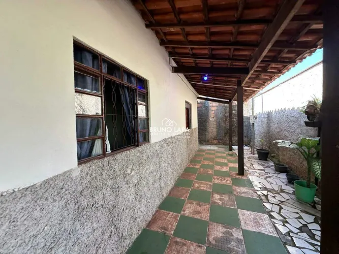 Casa à venda no bairro Cidade Nova - Igarapé/MG.