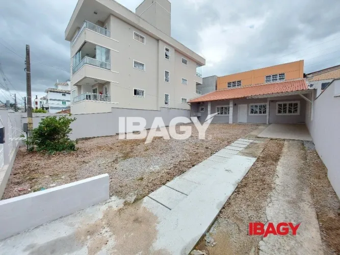 Excelente Casa 2 dormitório(s) em Pagani - Palhoça