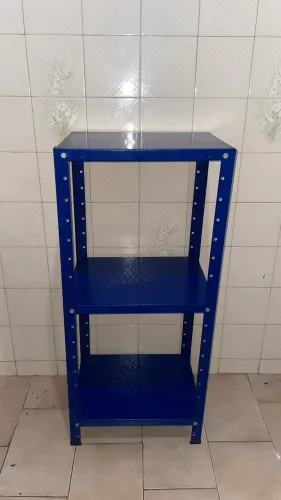 Estante de metal 