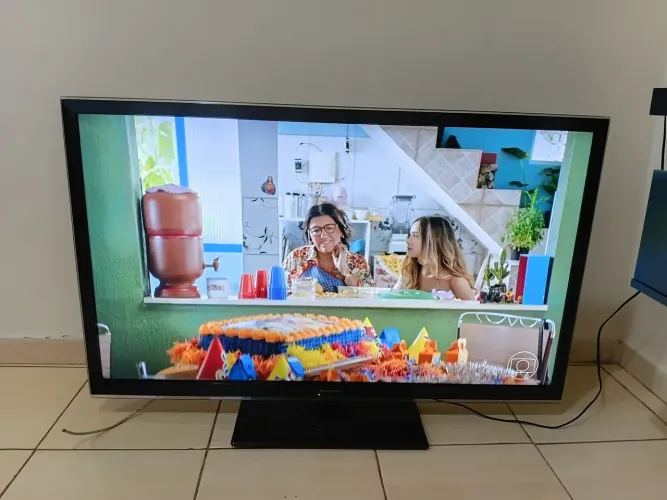 TV Panasonic 47 polegadas led digital integrado, nao e smart