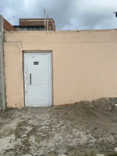 Vende-se casa em desterro