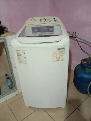 Máquina de lavar roupa Eletrolux 8 kilos