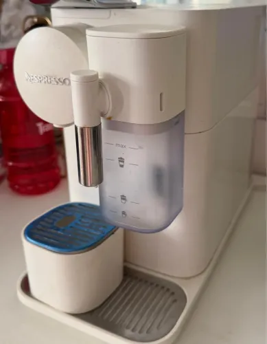 Cafeteira Nespresso Lattissima Branca