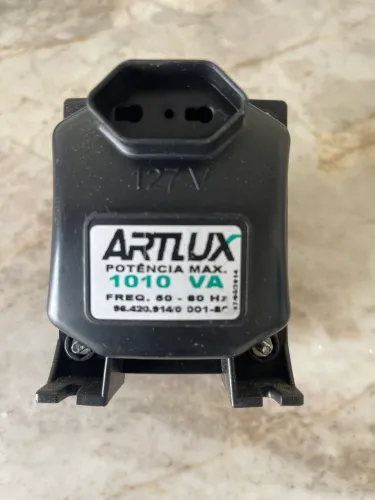 Transformador 1010 VA. 110/220V
