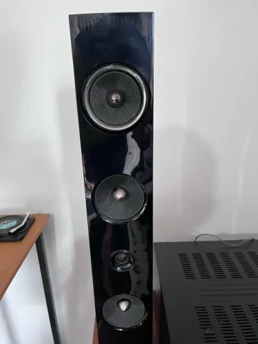 Caixa Frontais de um Home Theater