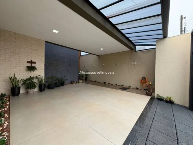 Casa planta baixa com piscina, 3 quartos sendo 1 suite em área nobre de cascavel.