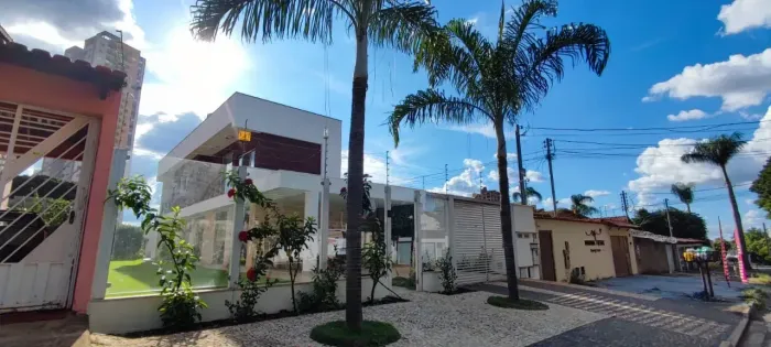 Casa para venda tem 211 metros quadrados com 3 quartos em Parque Amazônia - Goiânia - Goiá