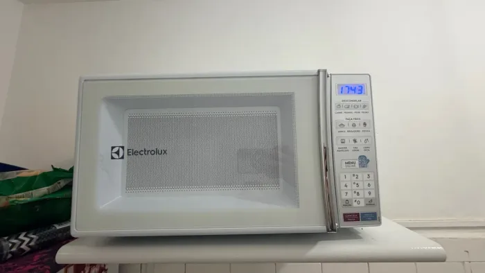 Micro-ondas de Bancada Electrolux Branco 27L MB37R