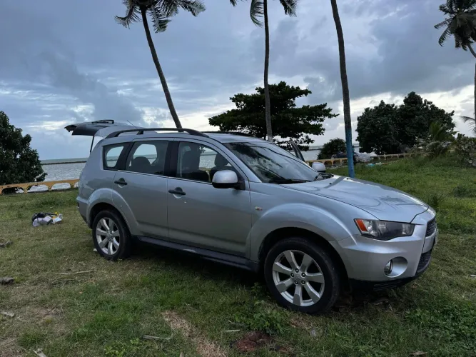 Mitsubishi Outlander 2.0 16V 160cv Aut. 2012