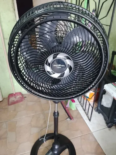 Ventilador Britânia de coluna