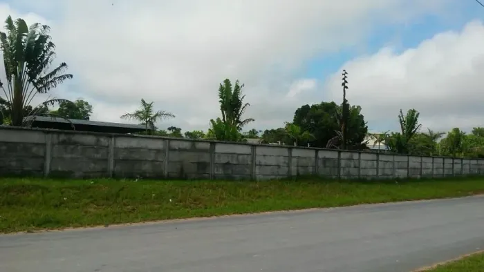 //Alugo Terreno com Galpão na BR 174