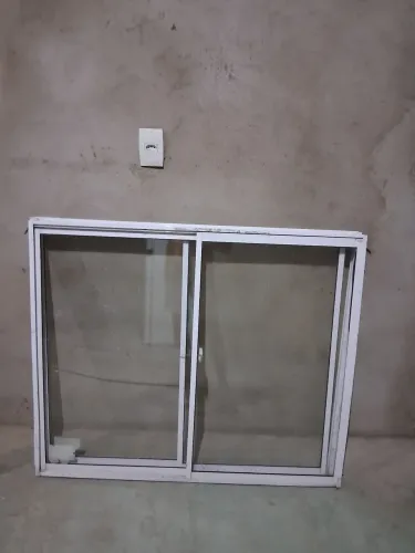 Duas janelas de vidro