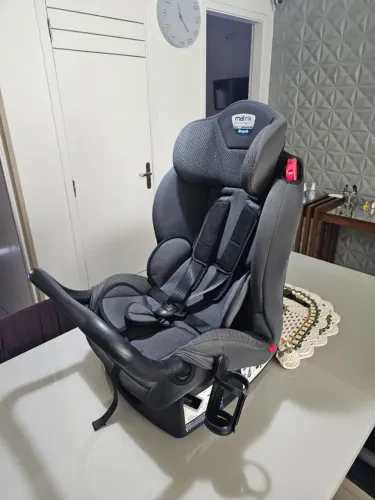 Cadeirinha para carro para bebês e crianças até 25kg