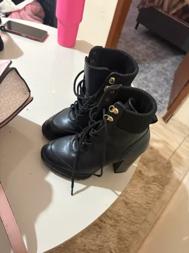 Bota 35