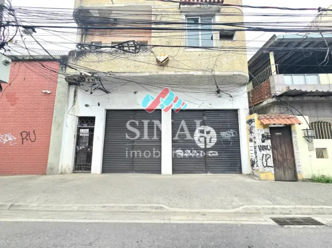 Loja com Amplo Espaço e 4 Banheiros para Locação Vila da Penha