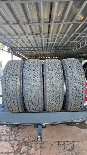 Pneu Pirelli 255 65 18