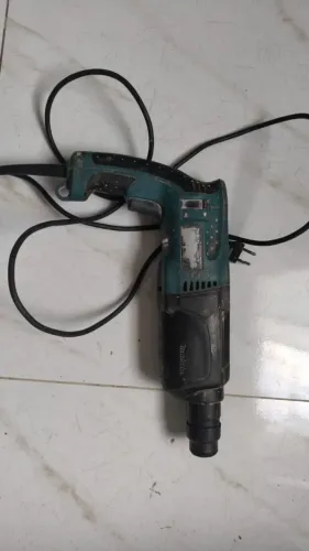 Furadeira e martelete usado