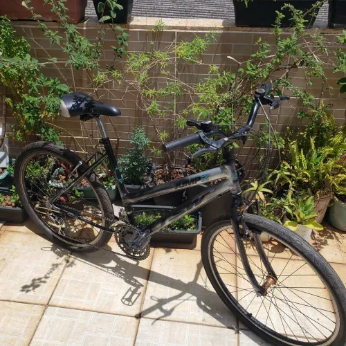 Aro 26, 18v quadro baixo, rodas aero.