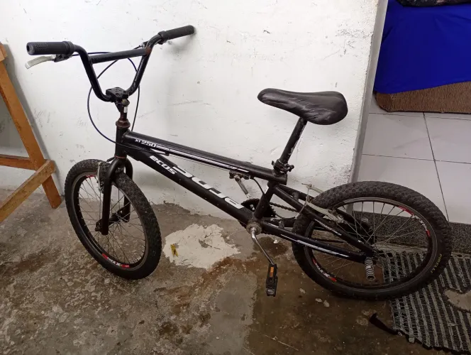 Bicicleta de alumínio aro 20