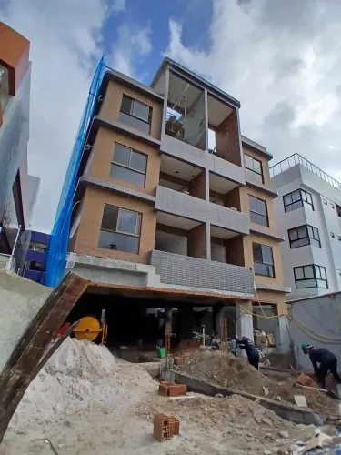 Vende-se Apto Jardim Oceania, C/68,92m² 3Quartos,1Suíte,Varanda, Elevador, 1 Vg /Piscina c