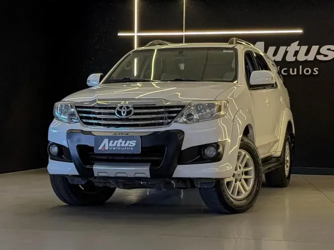 Toyota Hilux SW4 SR 4X2 2.7/ 2.7 Flex 16V Aut. 2015