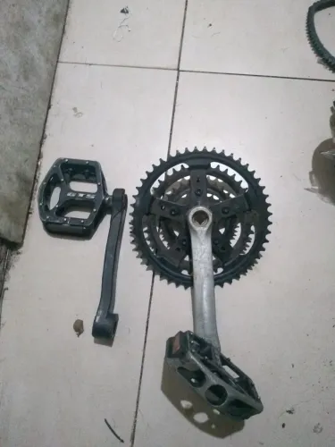 Vendo pé de vela ponta quadrada com pedal gts