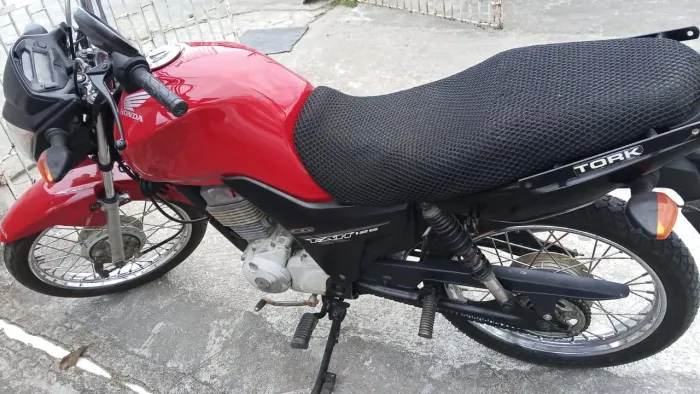 CG Fan 125 moto conservada