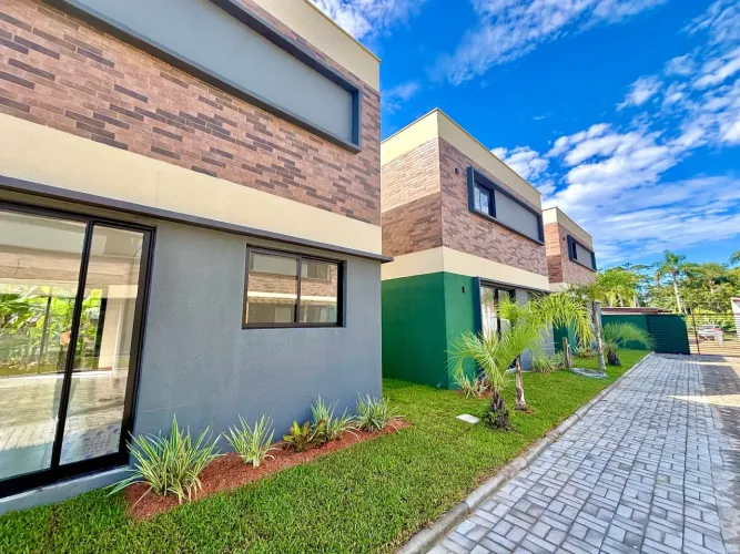 Sobrado para aluguel e venda tem 100 metros quadrados com 3 quartos em Encantada - Garopa