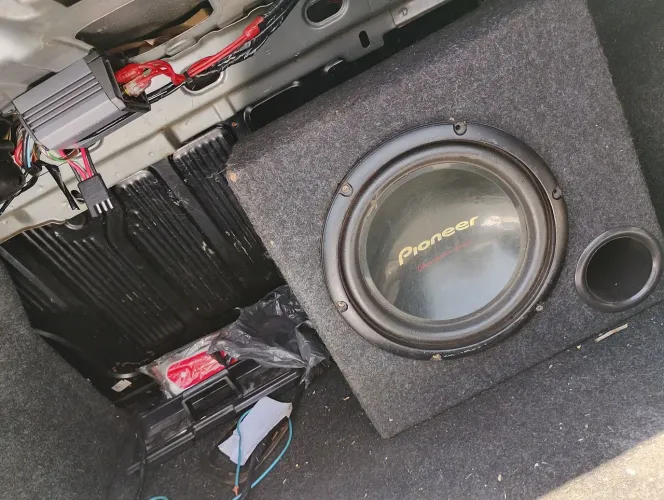 Vendo caixa de grave Pioneer mais módulo sondigital 200 watts 