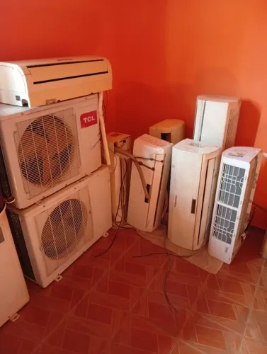 Vendo ar condicionados 4 meses de garantia com instalação inclusa . 